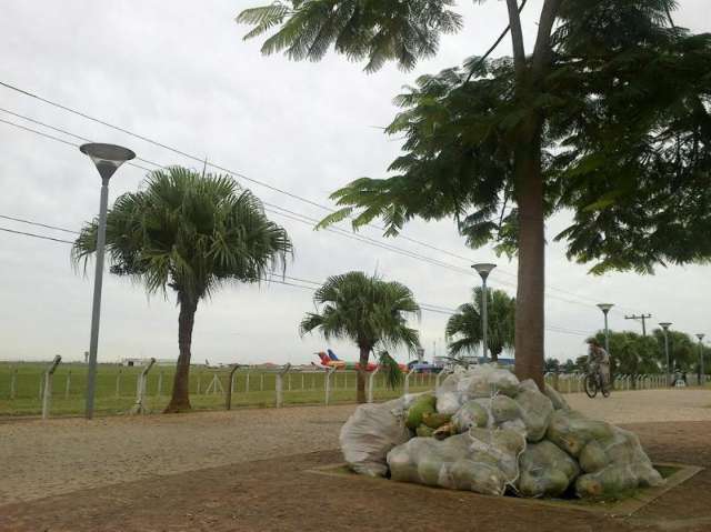 Leitora denuncia &ldquo;desleixos&rdquo; de frequentadores da Orla do Aeroporto