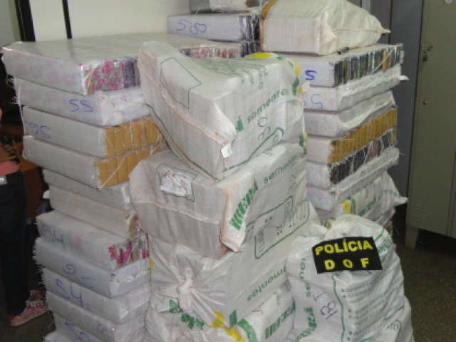  Mais de 1,7 toneladas de maconha s&atilde;o apreendidas em Caarap&oacute;, na MS-289