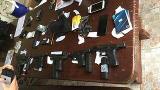 Polícia encontrou na casa de Chico armas e mais de 400 munições. (Foto: Divulgação/Polícia Federal)