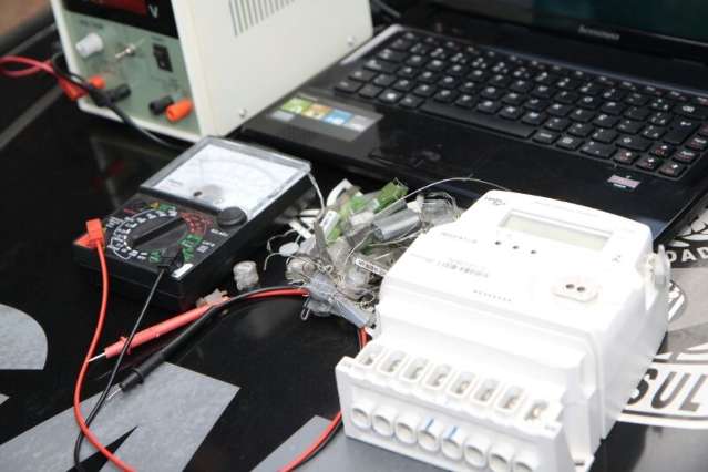 Ap&oacute;s pol&iacute;cia desvendar "gato de luxo", clientes regularizam energia