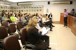 Audiência pública debate paralisação de obra no Jardim Cabreúva (Foto: Marcos Ermínio)