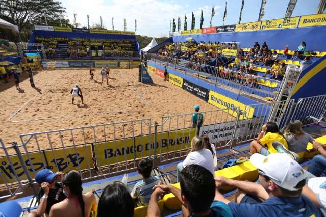 Circuito de v&ocirc;lei de areia recebe p&uacute;blico abaixo do esperado