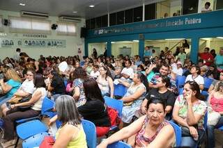 Professores rejeitaram a proposta e esperam abertura de comissão processante (Foto: Fernando Antunes)