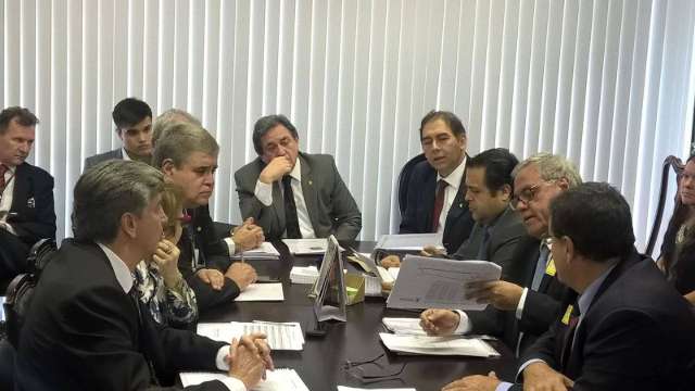 Bernal  pede R$ 151 milh&otilde;es e Moka admite dificuldade para liberar recursos 