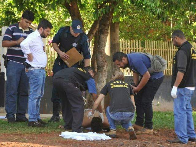 Homem encontrado em estrada vicinal foi executado com tiro na nuca
