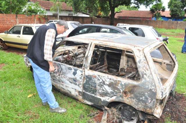Policia ainda n&atilde;o identificou motorista de ve&iacute;culo incendiado na 262