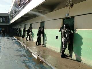 Pente-fino realizado na Máxima foi feito por agentes penitenciários e policiais da Cigcoe. (Foto: Divulgação)