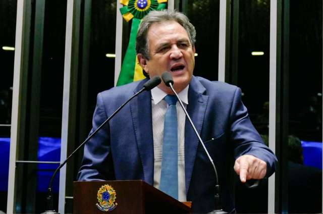 Base vai reverter vota&ccedil;&atilde;o da reforma trabalhista no plen&aacute;rio, diz Moka
