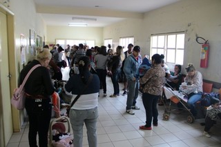 Greve congestionou a busca por vacina em Campo Grande (Foto: Fernando Antunes)