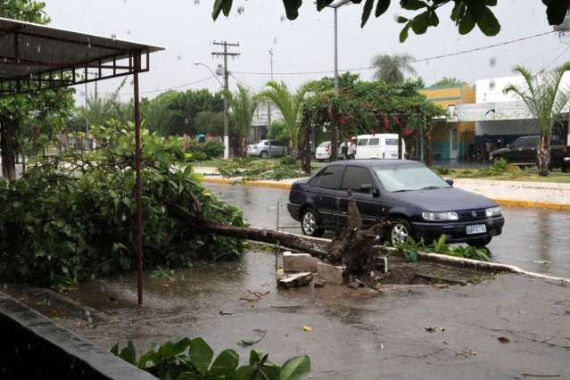 Barco-hotel afunda no Rio Paraguai e 22 pessoas est&atilde;o desaparecidas