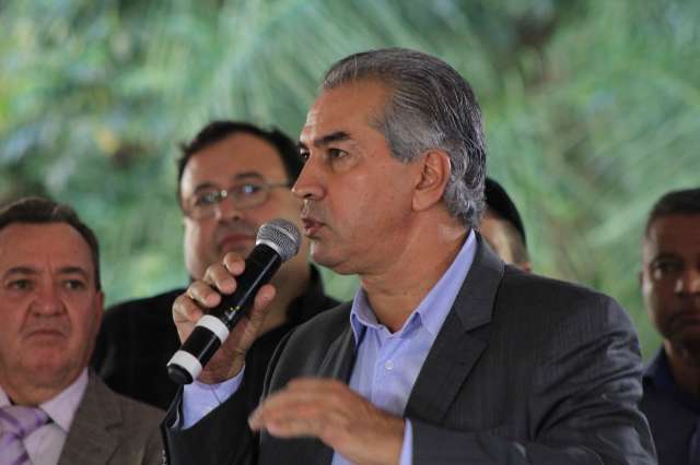 Secret&aacute;rio, chefe dos bombeiros e deputado saem em defesa de Reinaldo