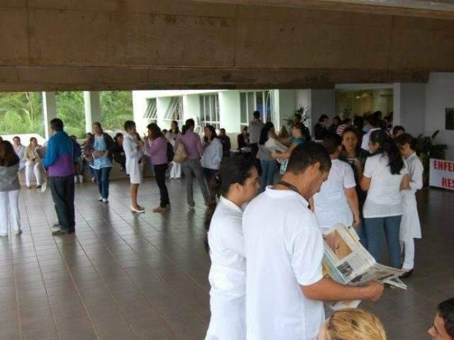 Sem receber, enfermeiros da Santa Casa amea&ccedil;am paralisa&ccedil;&atilde;o a partir de amanh&atilde;