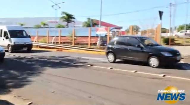 Prefeitura promete reparar problemas em sem&aacute;foros e vias deterioradas