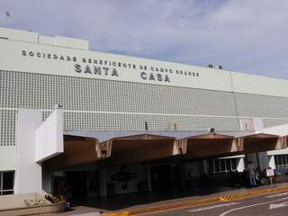 Santa Casa abriu concurso para preencher déficit de médicos, mas não conseguiu completar vagas. (Foto: Arquivo)