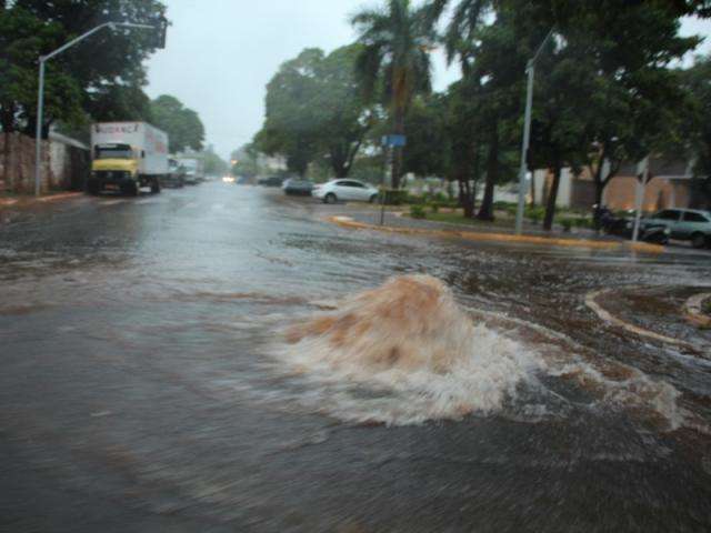 Com at&eacute; 57 mil&iacute;metros de chuva, leste de MS tamb&eacute;m registra alagamentos