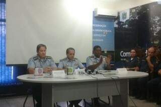 Coronéis apresentaram plano de policiamento do Carnaval 2014 nesta terça-feira (Foto: Bruno Chaves)