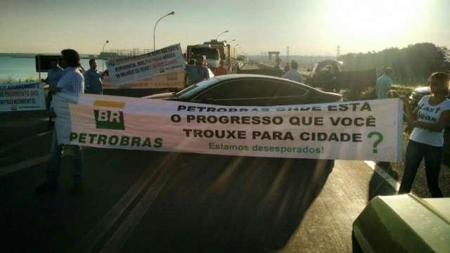 Ap&oacute;s calote, empres&aacute;rios fecham 262 para cobrar R$ 12 mi da Petrobras