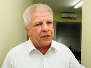Bernal s&oacute; trabalha na base do &ldquo;empurr&atilde;o&rdquo;, diz Edil, sobre Codecon