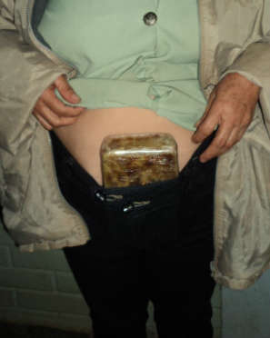  Mulher de 54 anos &eacute; flagrada com pasta-base de coca&iacute;na na BR-463 