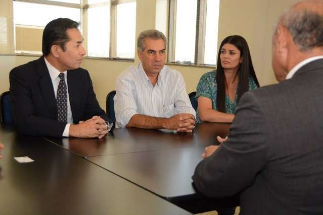 Reinaldo interrompe trabalho de transi&ccedil;&atilde;o para receber c&ocirc;nsul do Jap&atilde;o e L&iacute;bano