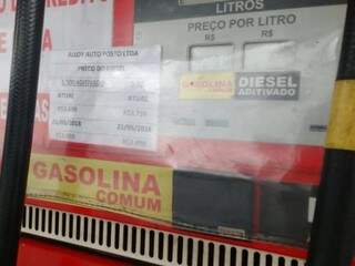 Variação no preço do diesel no Posto Alloy (Foto: Geicy Garnes)