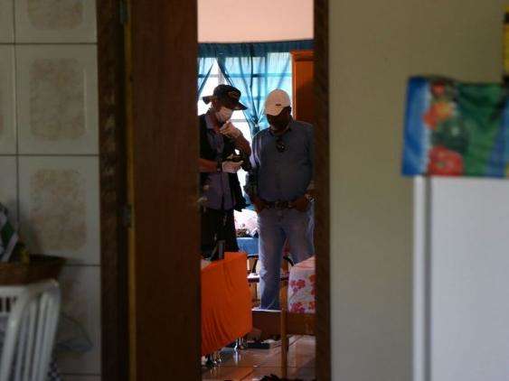 M&eacute;dico e esposa foram amarrados e degolados dentro de casa em s&iacute;tio