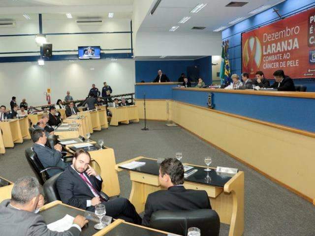 Vota&ccedil;&atilde;o de sete projetos de doa&ccedil;&atilde;o de &aacute;reas para empresas fica para 2018