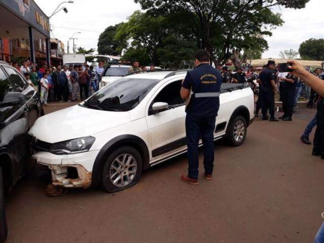 Ap&oacute;s persegui&ccedil;&atilde;o, dois homens s&atilde;o executados a tiros de fuzil 7,62
