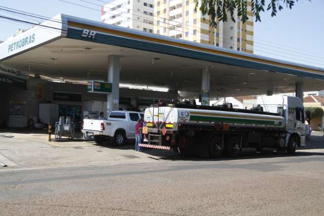 Vigia baleado no rosto por ladr&atilde;o fazia "bico" para pagar faculdade