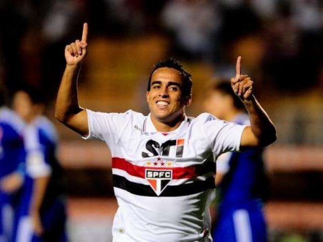 S&atilde;o Paulo goleia por 5 a 0 e est&aacute; na semifinal da Copa Sul-americana