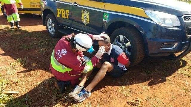 Carro com maconha capota em persegui&ccedil;&atilde;o da pol&iacute;cia e 2 s&atilde;o presos