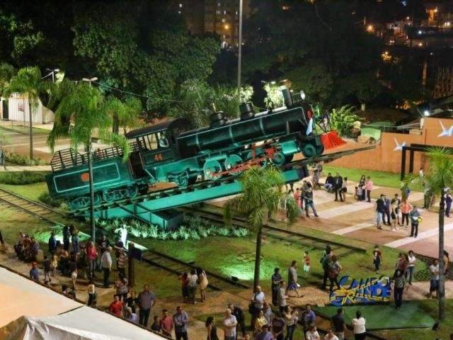 Homem defeca em monumento da Maria Fuma&ccedil;a e &eacute; levado para delegacia