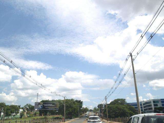 Quinta-feira tem previs&atilde;o de chuva na regi&atilde;o norte, mas calor continua