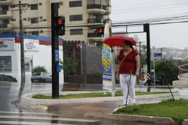 Pancadas de chuva j&aacute; atingem Campo Grande neste s&aacute;bado