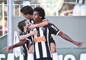 Em jogo eletrizante, Atl&eacute;tico-MG vira pra cima do Fluminense e se aproxima