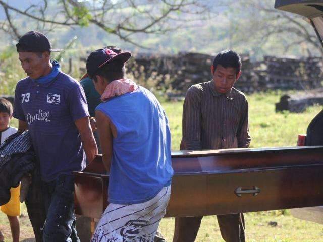 &Iacute;ndio morreu com tiro na cabe&ccedil;a e no dia do confronto, aponta laudo do IML