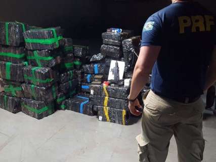 PRF encontra 2,8 toneladas de maconha em caminhão que saiu de Caarapó