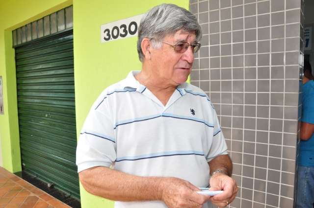 No &uacute;ltimo dia para a &lsquo;fezinha&rsquo;, filas enormes de sonhadores nas lot&eacute;ricas 