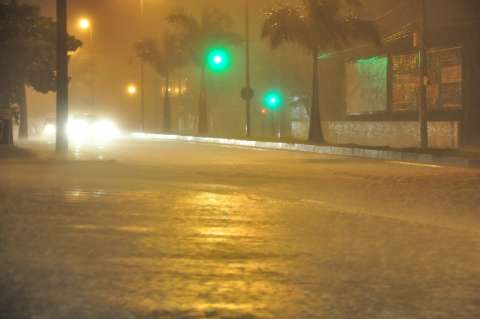 Campo Grande registrou 48,4 milímetros de chuva em 1h40 