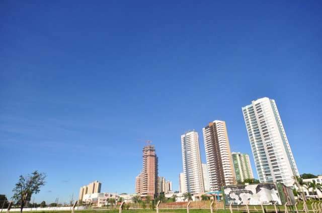 C&eacute;u amanhece sem nuvens, mas quinta-feira pode ter chuva