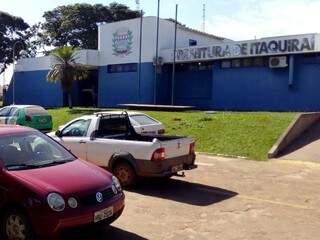 Em Itaquiraí, prefeitura concedeu reposição e liberou salários hoje (Foto: Roney Minella)