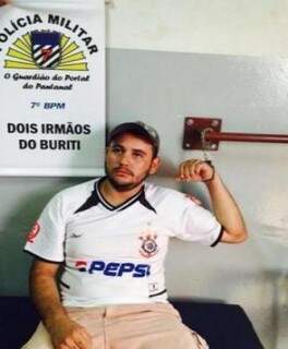 Denis Eduardo Nascimento de Oliveira, 23 anos, foi preso por violência doméstica. (Foto: Divulgação/PM-MS)