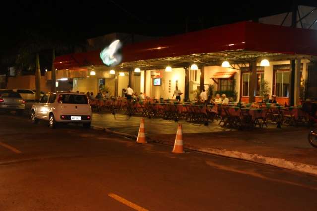 Empresas reservam vagas e agravam falta de estacionamento na Capital