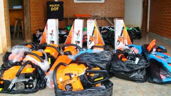  DOF apreende 19 motosserras e 23 ro&ccedil;adeiras com destino ao PR