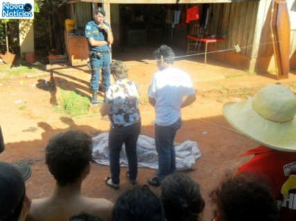  Mulher &eacute; morta a golpes de faca pelo ex-marido em Ang&eacute;lica 