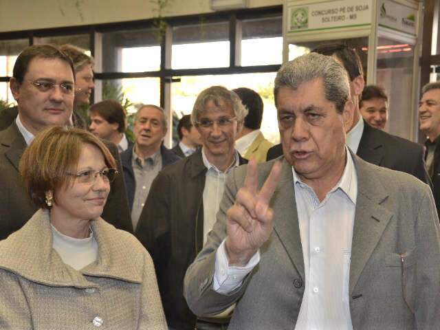  Governador espera economizar R$ 20 milh&otilde;es por m&ecirc;s com decreto