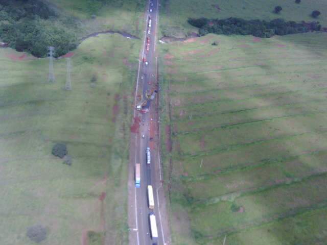  Acidente na BR-262 causa congestionamento de 12 km nos dois sentidos