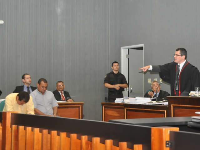  Para promotor, defesa cria f&aacute;bula e crime &eacute; maior esc&acirc;ndalo pol&iacute;tico de MS