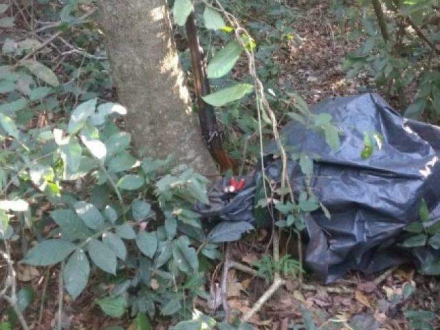  PMA desmonta acampamento clandestino de ca&ccedil;adores