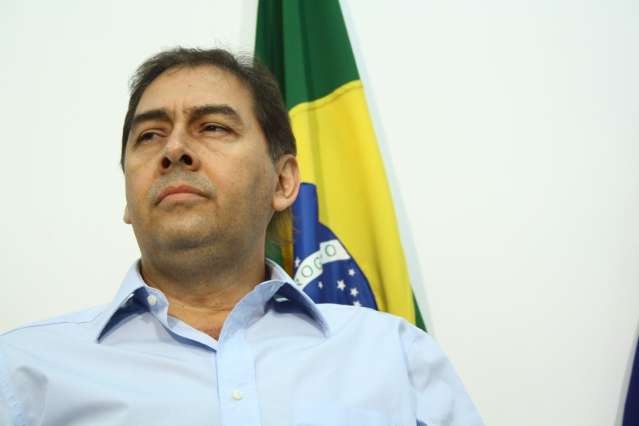 Sem avisar, prefeito corta cart&atilde;o e deixa 4 mil servidores sem conv&ecirc;nios